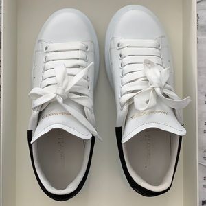 Alexander McQUEEN. Worn twice. Women’s 36.5 (6.5)